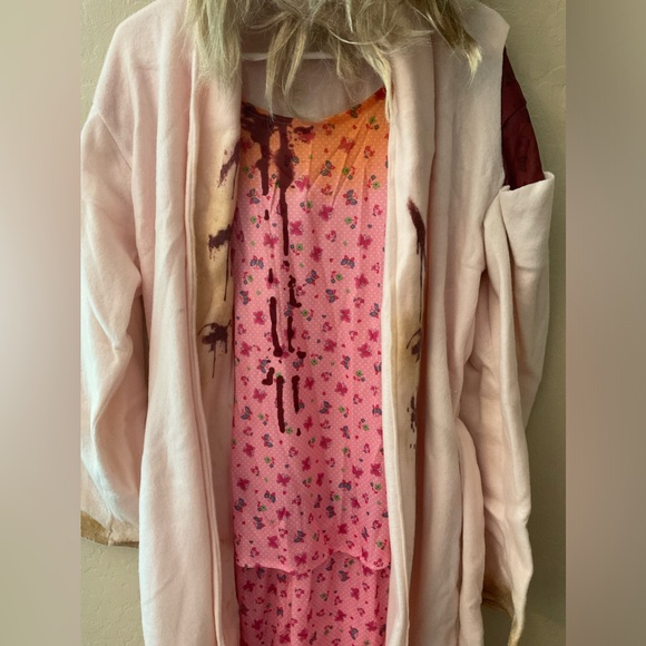 Adult Women/Teen Halloween Costume - Walking Dead Bunny Slipper Girl - Picture 4 of 5